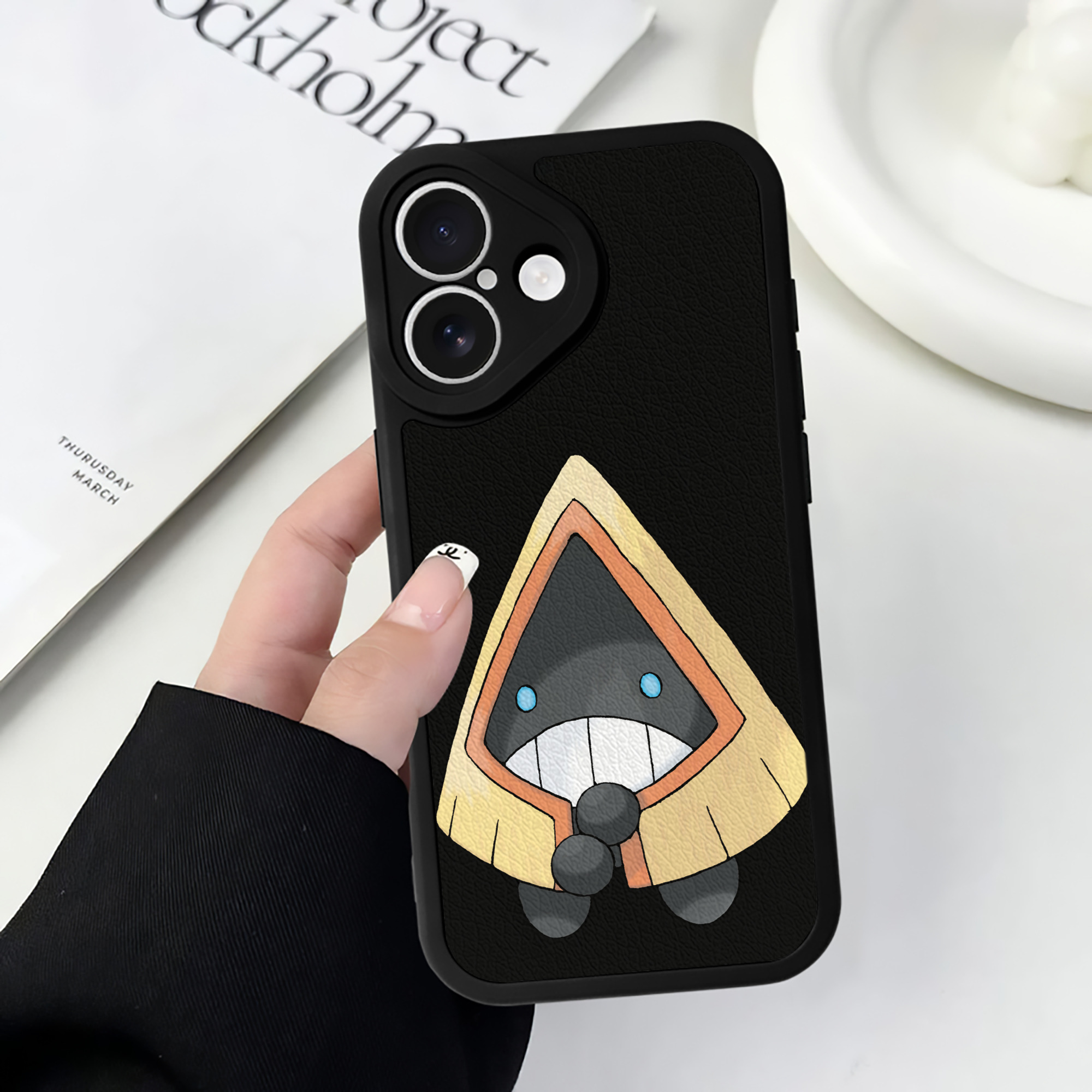 （画像用） ポケットモンスター Pokémon 【iPhone 16シリーズ対応】シリコンスマホケース（レザー調） 材質：シリコン